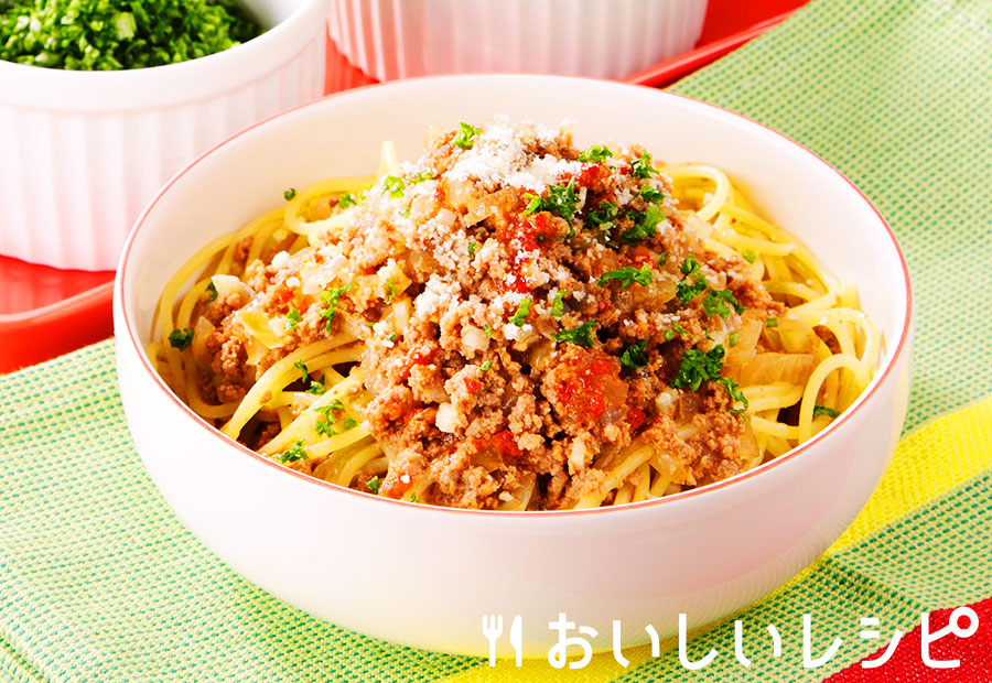 メガ肉キムチボロネーゼ