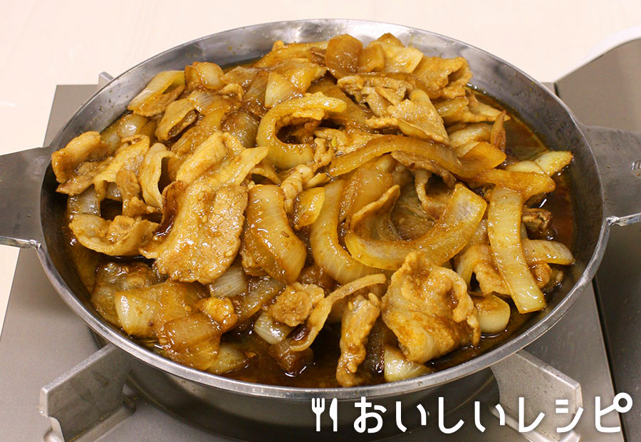 豚バラとたまねぎの甘辛炒め (十和田バラ焼き風)