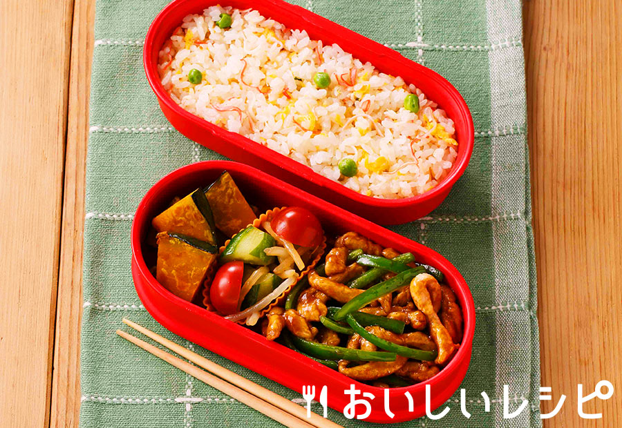 中華弁当 鶏むね肉の青椒肉絲