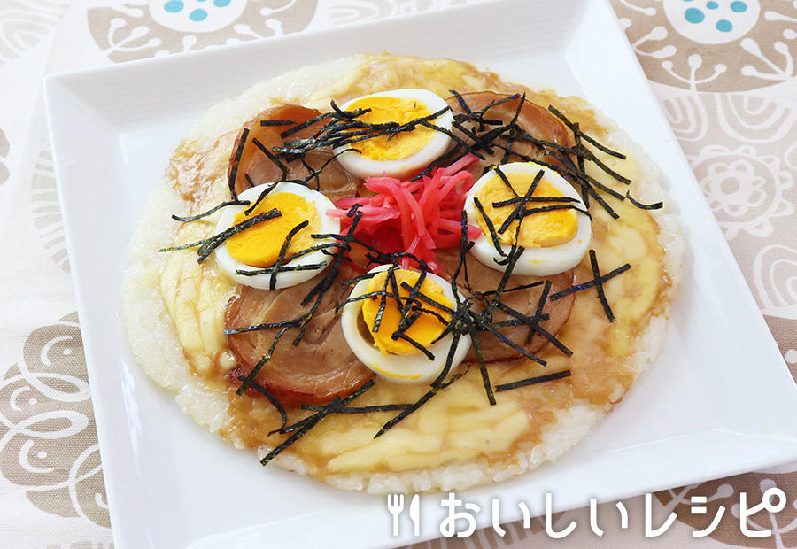 ごはんピザ(博多風とんこつ味)