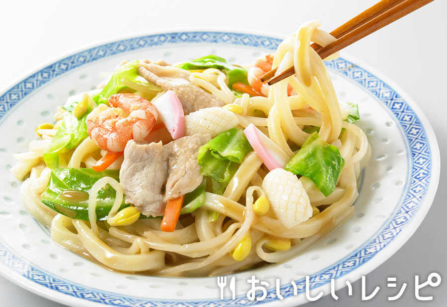 ちゃんぽん風うどん(魚介とんこつ醤油味)