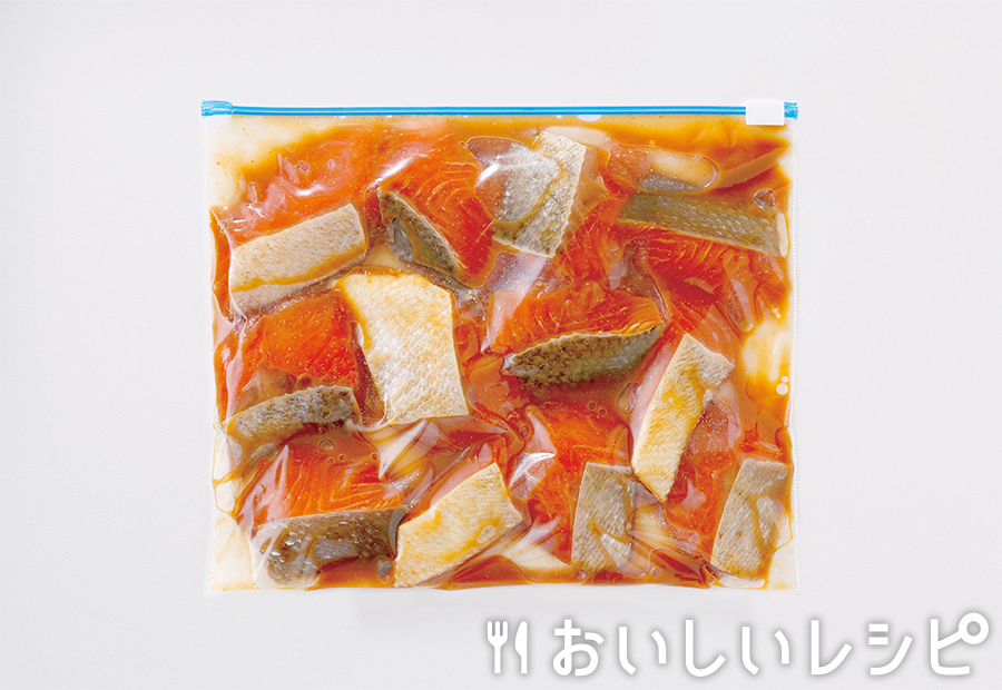 迷ったらこれ 下味冷凍魚 お手軽鮭のチャンチャン焼き用 おいしいレシピ エバラ食品 迷ったらこれ 下味冷凍魚 お手軽鮭のチャンチャン焼き用 おいしいレシピ エバラ食品