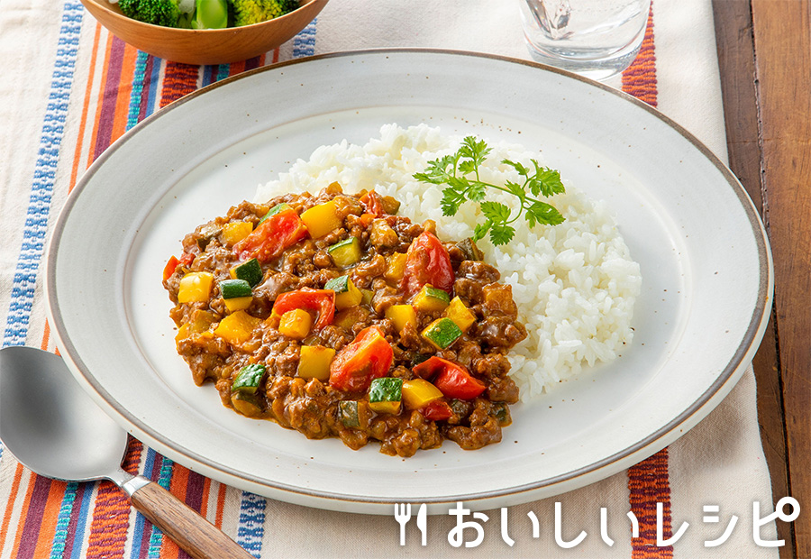 迷ったらこれ カラフルキーマカレー おいしいレシピ エバラ食品