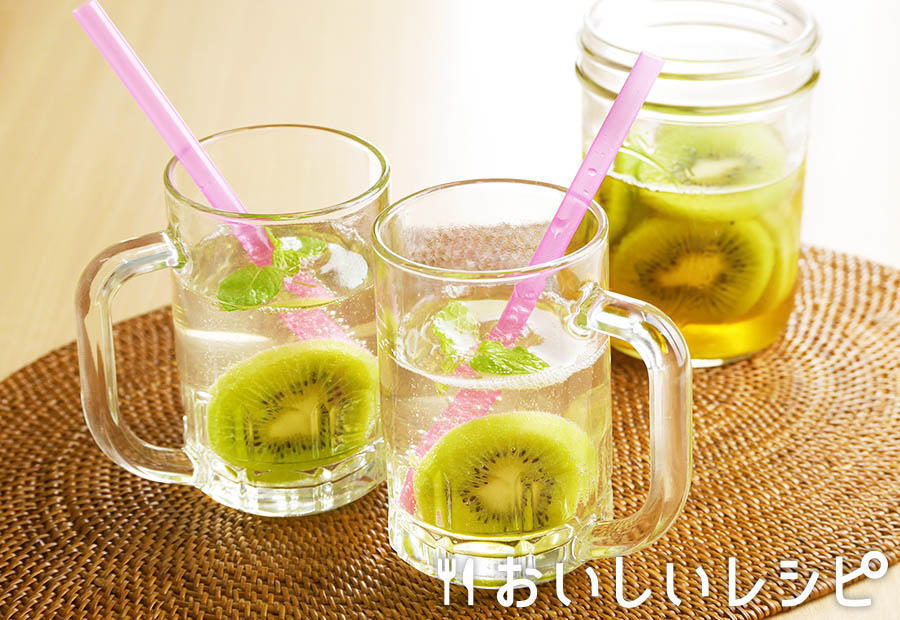 迷ったらこれ フルーツ甘酢のソーダ割り キウイ おいしいレシピ エバラ食品