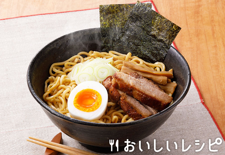 汁なしラーメン(魚介とんこつ醤油味)