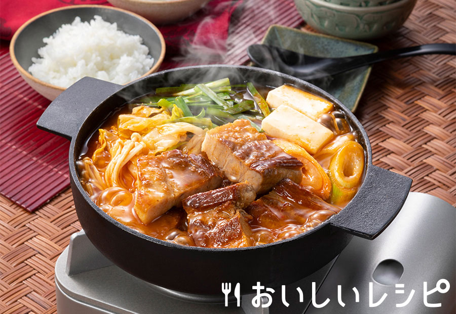 焼いたら絶品!厚切り豚ばらキムチ鍋