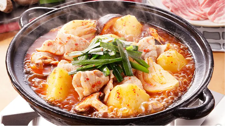 じゃがいもと豚肉のキムチ鍋