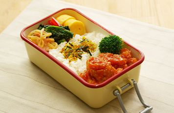 ケチャップをプラスしてレンチン3分 “鶏チリ弁当”