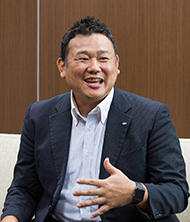 エバラ食品工業株式会社 コミュニケーション部 田中敬二